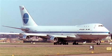 Boeing 747 .